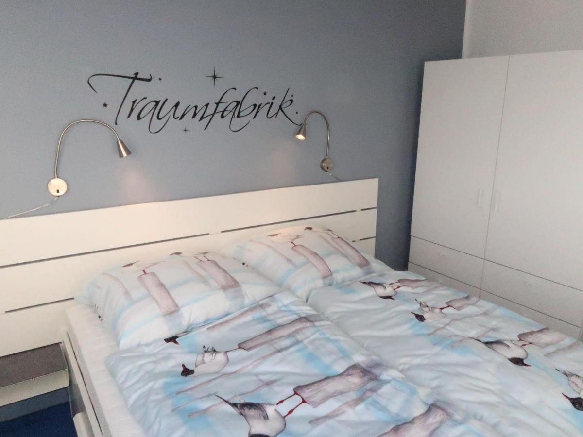 Sander By Interhome Damp
